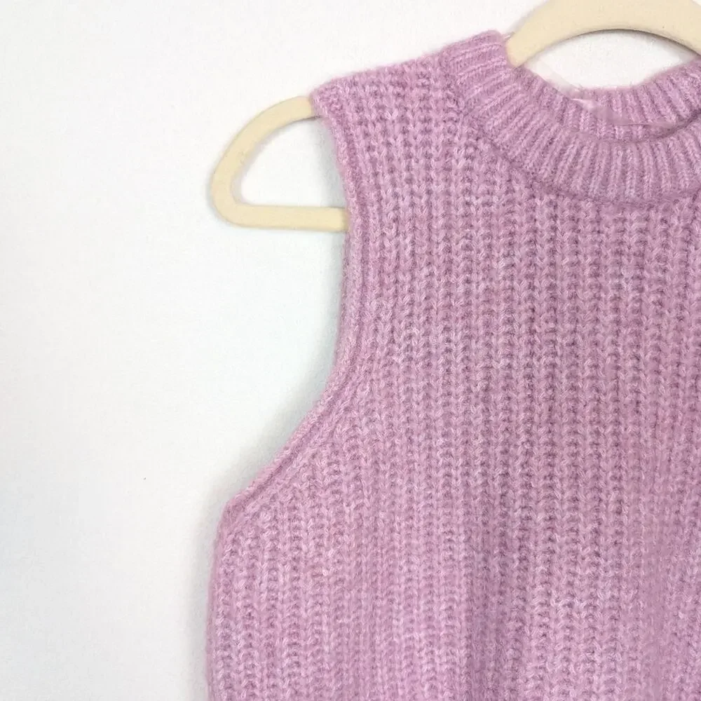 Universal Thread Pink Crew Neck Sweater Vest Size XS